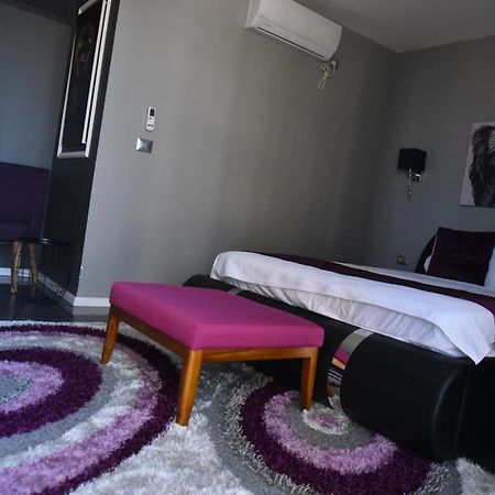 Penthouse Apartment On The Beach Bat Yam Oda fotoğraf