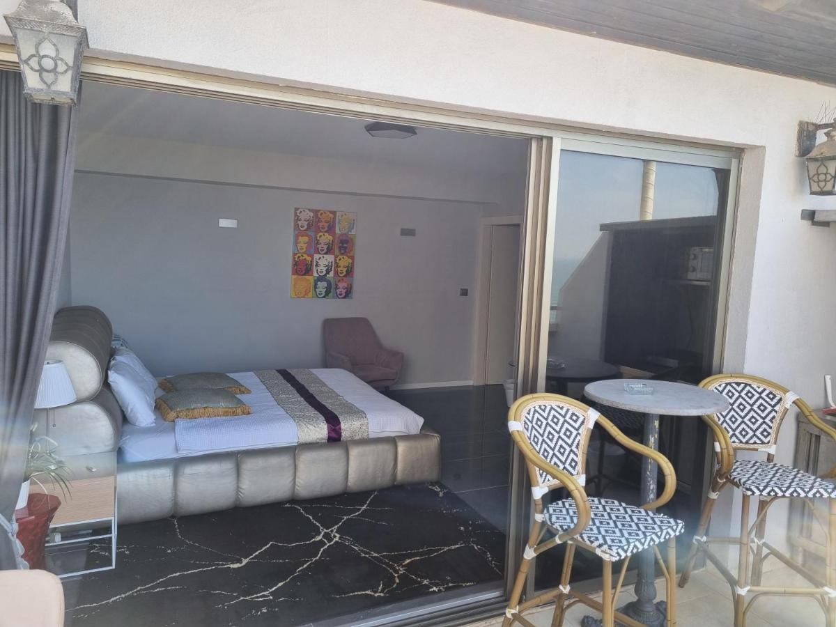 Penthouse Apartment On The Beach Bat Yam Dış mekan fotoğraf