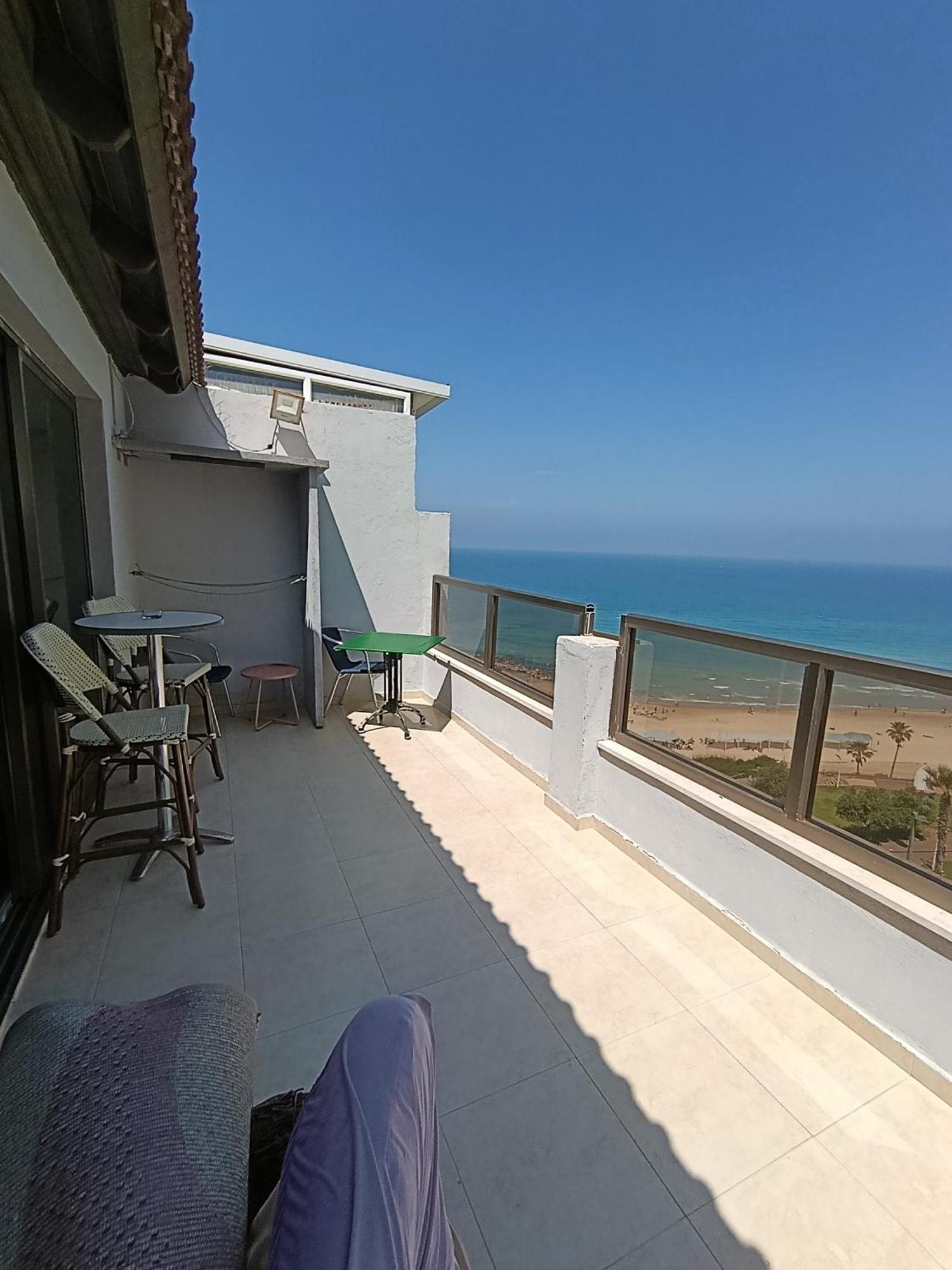 Penthouse Apartment On The Beach Bat Yam Oda fotoğraf