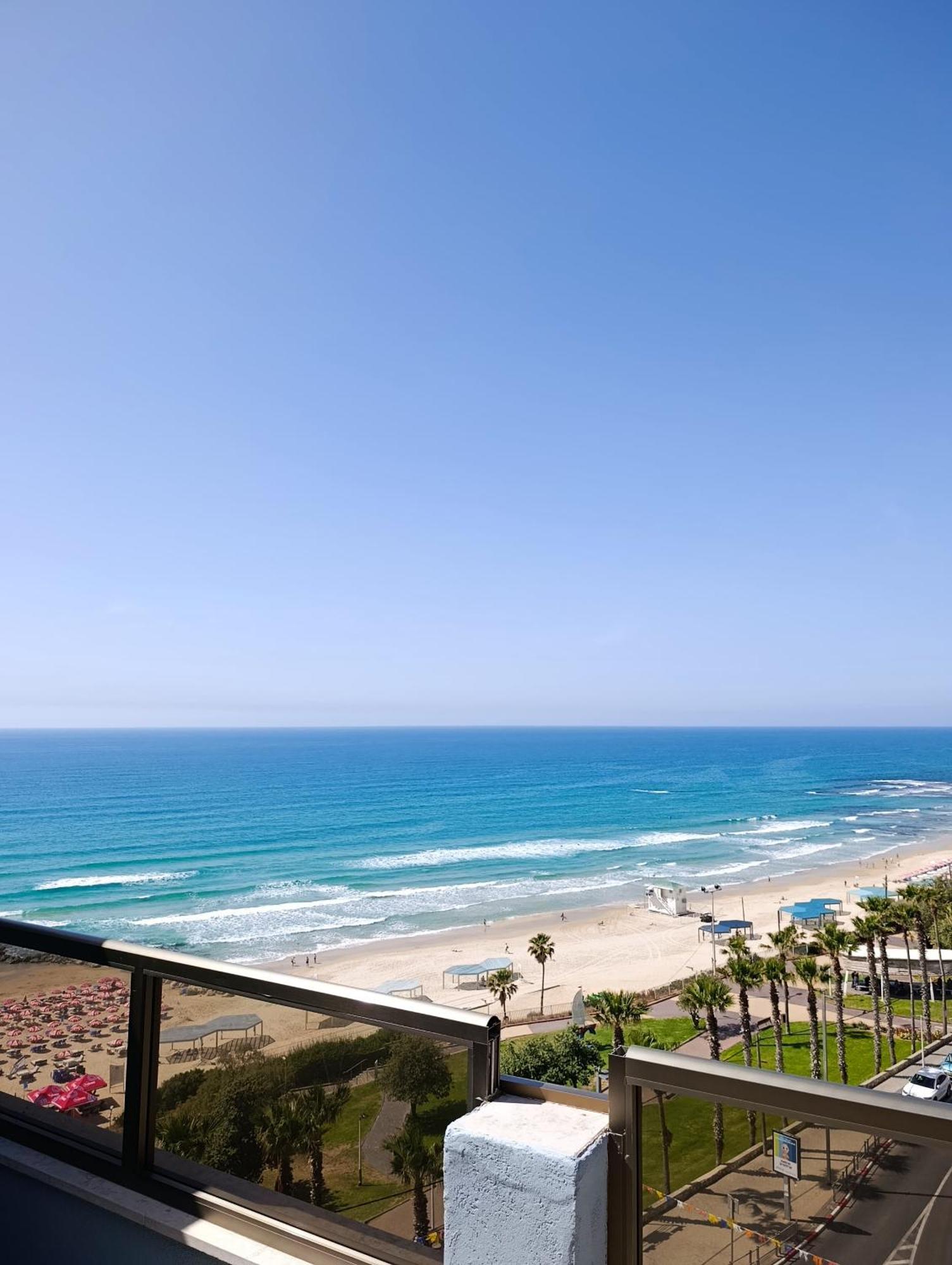 Penthouse Apartment On The Beach Bat Yam Oda fotoğraf
