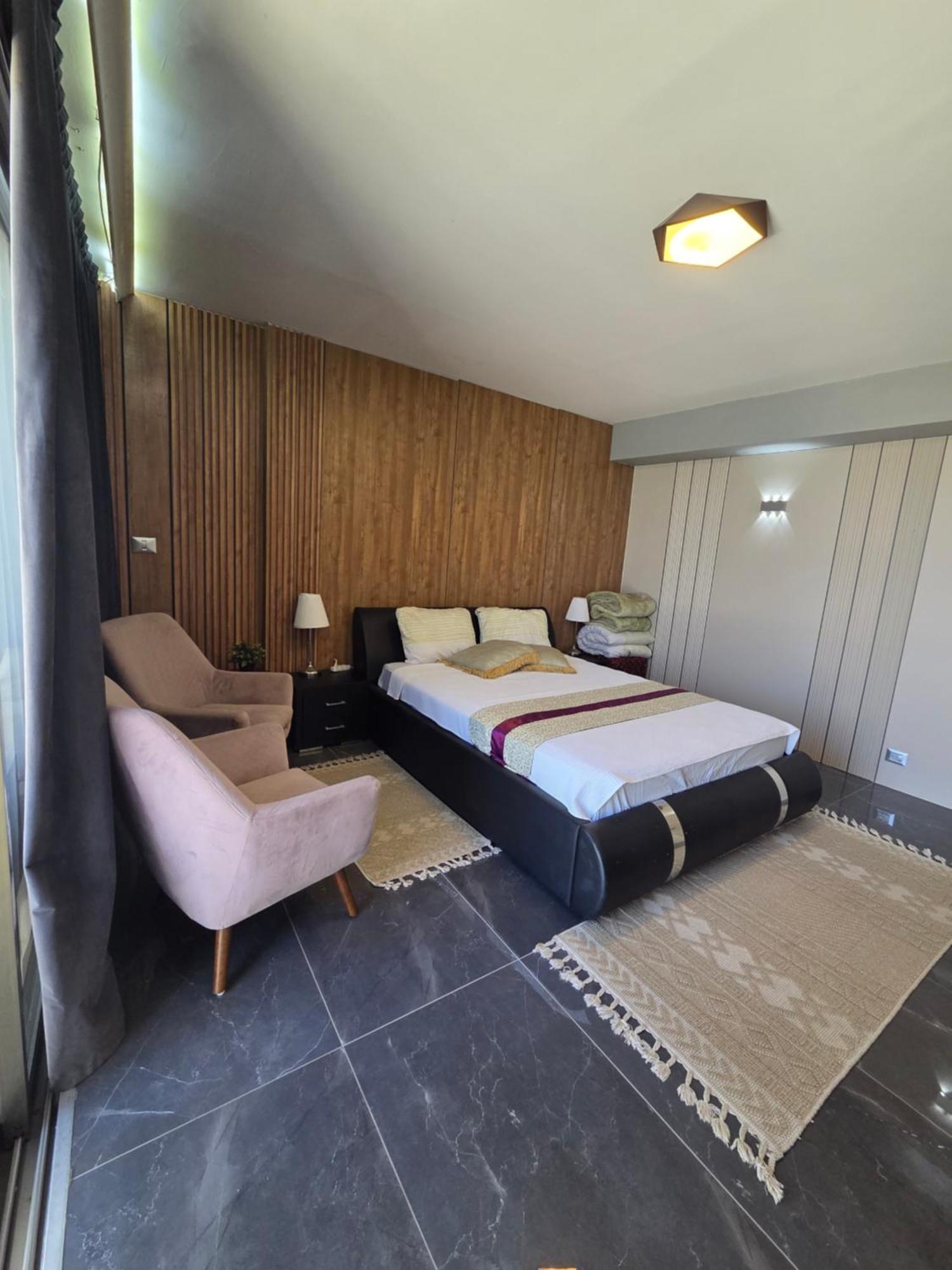 Penthouse Apartment On The Beach Bat Yam Oda fotoğraf