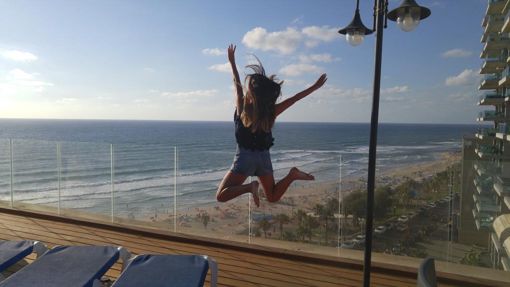 Penthouse Apartment On The Beach Bat Yam Dış mekan fotoğraf