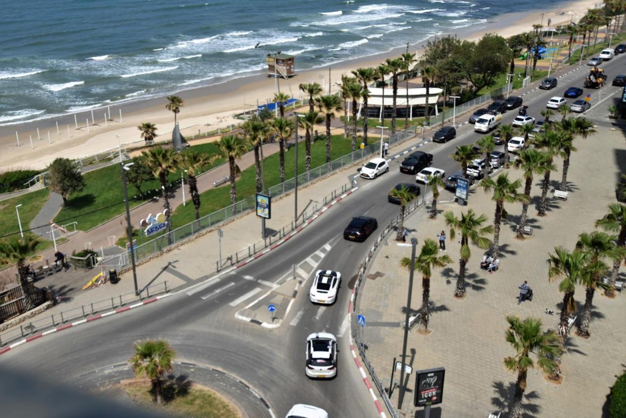 Penthouse Apartment On The Beach Bat Yam Dış mekan fotoğraf
